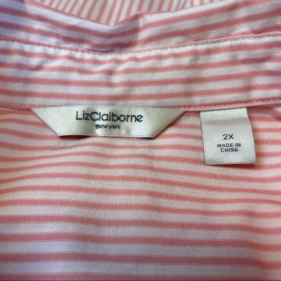 EUC Liz Claiborne 3/4 sleeve button down top - Picture 6 of 10